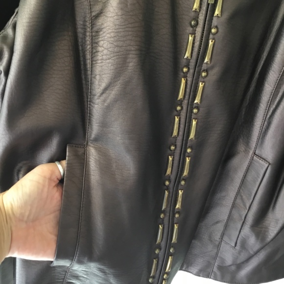 LIKE NEW! PLUS SIZED! Faux Brown Leather Jacket Size 18 - Picture 6 of 13